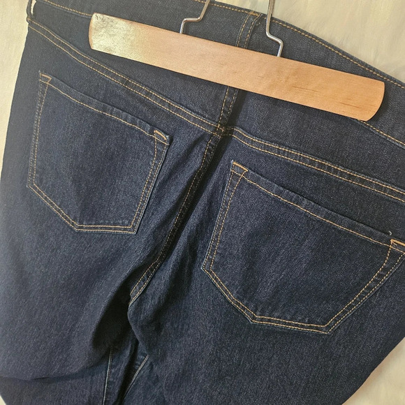 Old Navy Super Skinny Mid Rise Jeans - Picture 6 of 7